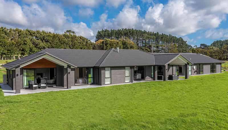 121 Valley Road, Waimauku