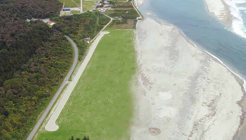 27 Fox Moth Drive, Haast