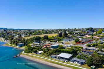 170 Lake Terrace, Hilltop