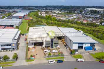 High Stud with 2x Gantry in Takanini