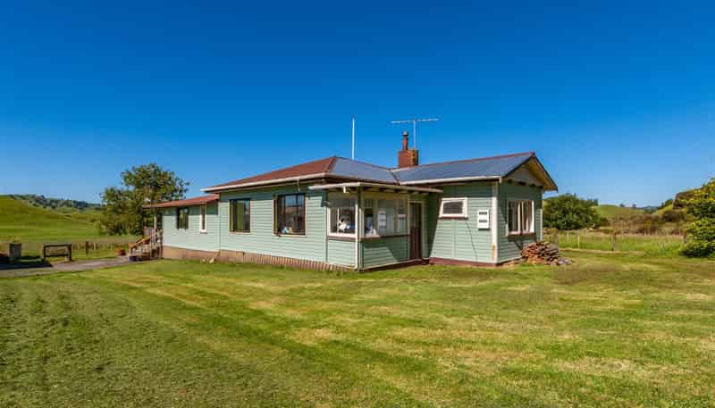 912 Makokomiko Road, 