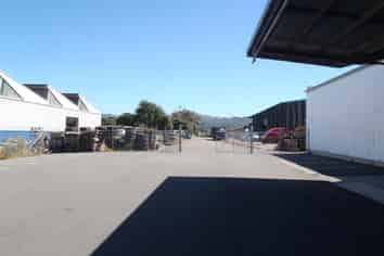 BIG Industrial in Gracefield  ...6,300 m2 + Secure