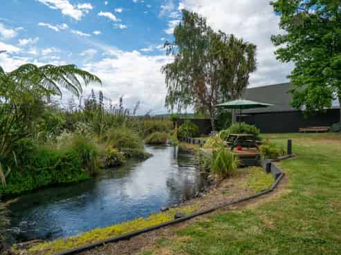 875 State Highway 1, Waitahanui