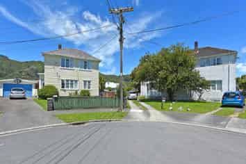 67 & 8 Bertram Grove, Naenae