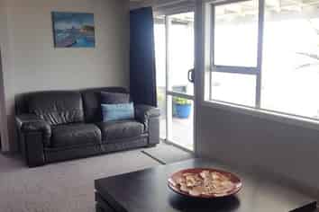 7 Messenger Terrace, Oakura