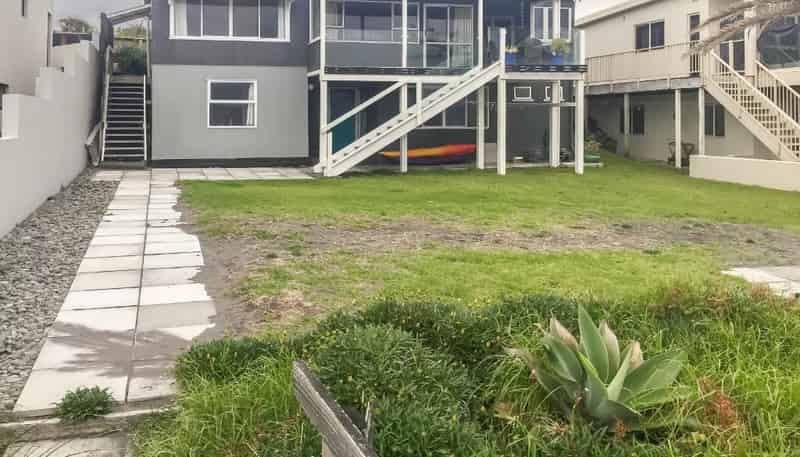 7 Messenger Terrace, Oakura