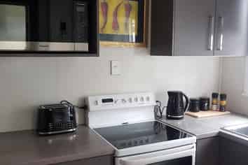 7 Messenger Terrace, Oakura