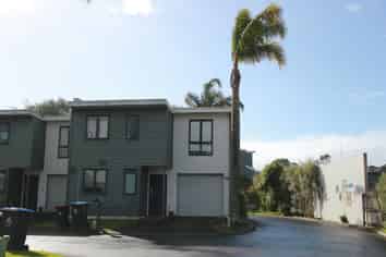 34 Saintly Lane, Avondale