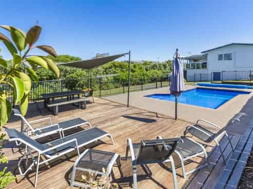 1301 Whangaparaoa Road, Army Bay