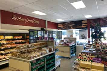 TOP REDWOODS LOCATION – PROMINENT FOOD HUB CORNER