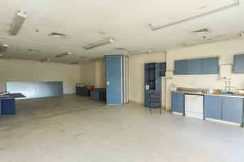 Large, Well-positioned Warehousing or Workshop