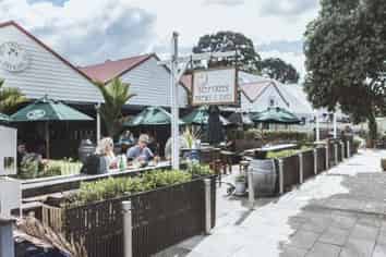 212/4 Bute Road (The Victor), Browns Bay