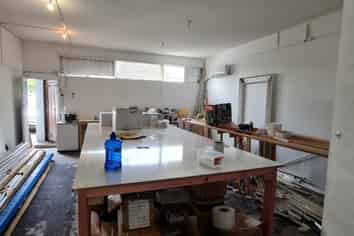 MANUREWA RETAIL WITH GREAT EXPOSURE