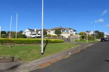 170M² OFFICE FOR LEASE