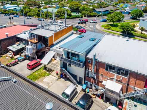 SAFE FREEHOLD INVESTMENT OR VACANT