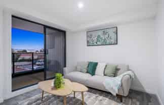 111/8 Gray Avenue, Mangere East