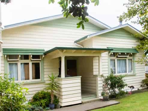 24 Rainforth Street, Roslyn