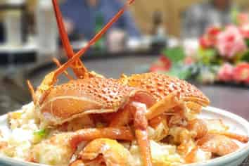 600m2 Restaurant with 6 Large VIP Rooms, 220 Seats