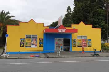 Dairy with Accommodation in Prime Location