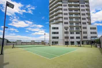 9-17 Byron Avenue, Takapuna