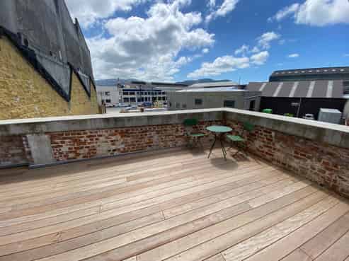 Harbourside Heritage Offices with Parking