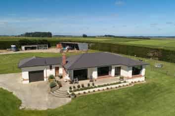 329 Bridge Inn Road, Roslyn Bush