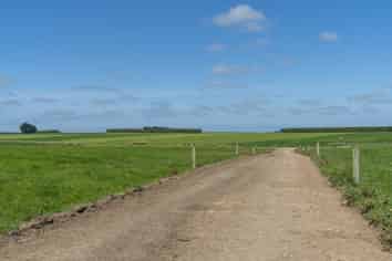 329 Bridge Inn Road, Roslyn Bush