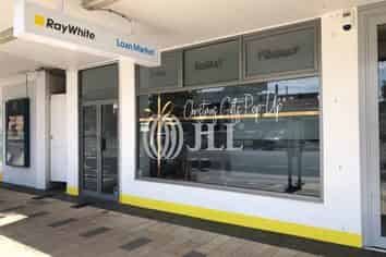 Beachside retail on Mission Bay!