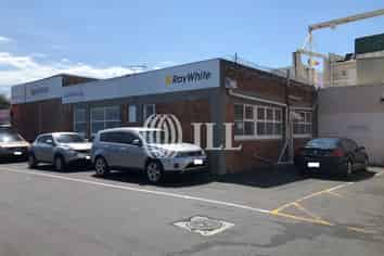 Beachside retail on Mission Bay!