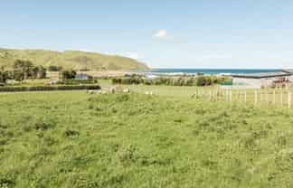 4B Shoal Beach Road, Waipawa