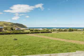 4B Shoal Beach Road, Waipawa