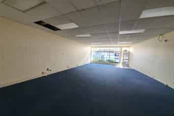 CENTRAL HENDERSON RETAIL/OFFICE AVAILABLE NOW