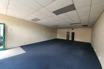 CENTRAL HENDERSON RETAIL/OFFICE AVAILABLE NOW