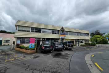 CENTRAL HENDERSON RETAIL/OFFICE AVAILABLE NOW