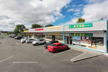 BUSY RETAIL ON PAKURANGA ROAD