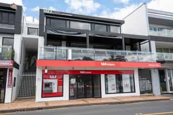 Retail/Restaurant Waterfront Space