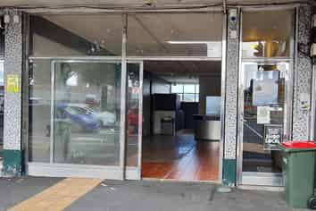 VERSATILE OPPORTUNITY IN GLEN EDEN