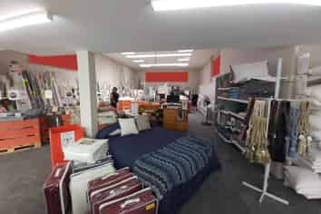 Superb Road Frontage Retail on Cavendish Drive!