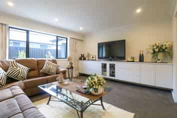 42 Lazarette Loop, Gleniti