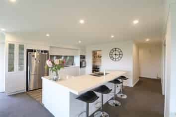 42 Lazarette Loop, Gleniti