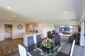 42 Lazarette Loop, Gleniti