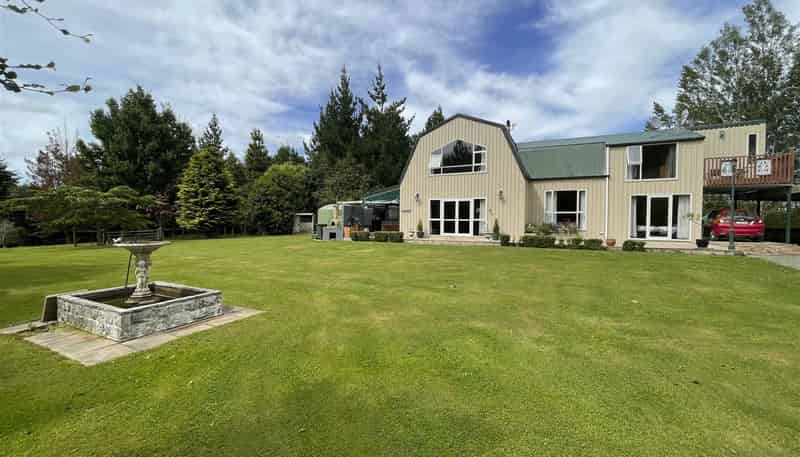 895 Old Coach Road, Mataura