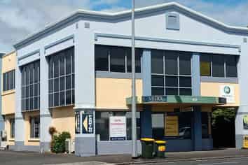 Your Own Floor & 9 Car Parks!