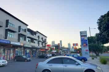 Owners Loss, Buyers Gain! Under GV!