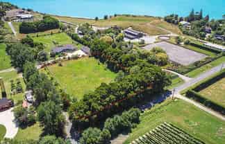 167 Kina Beach Road, Tasman