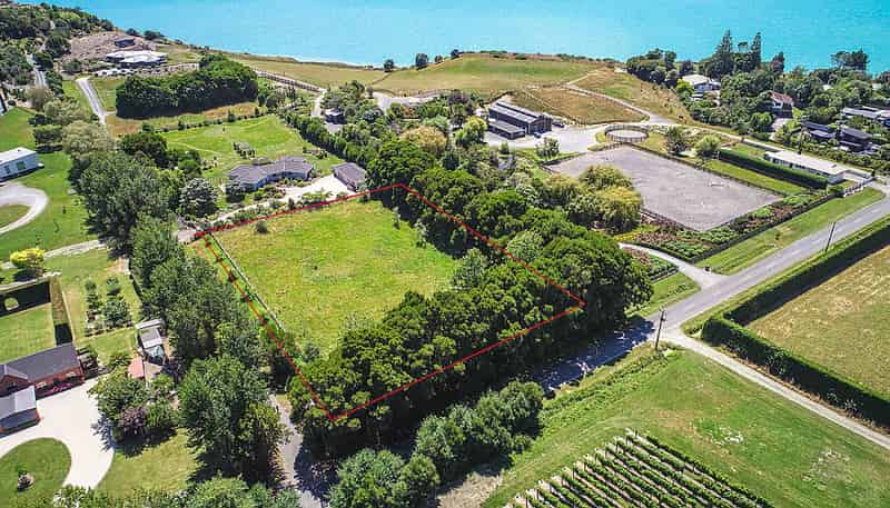 167 Kina Beach Road, Tasman