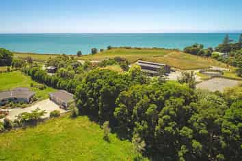 167 Kina Beach Road, Tasman