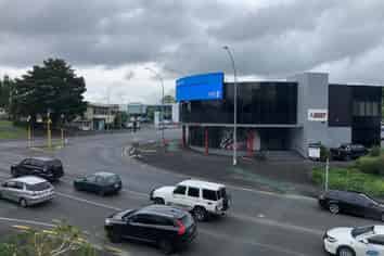 RETRO OFFICE LOOK PRICED TO GO