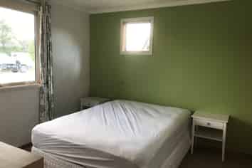 12 Waldron Place, Clyde