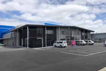 170M2 OFFICE AT MEGA CENTRE